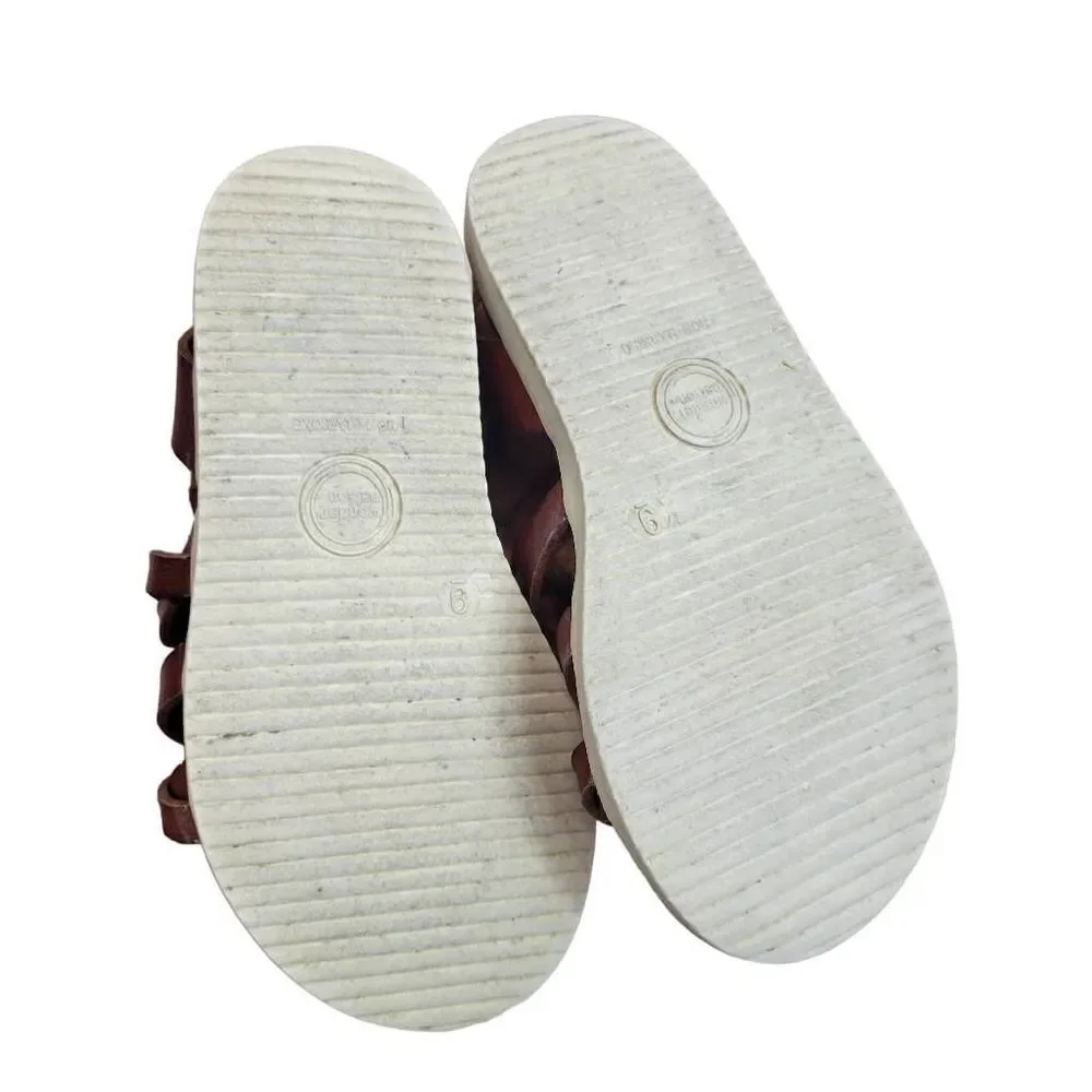 Wonder Nation sandals 9